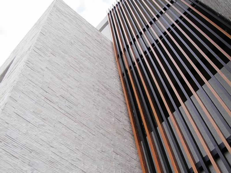  老屋拉皮需要建照嗎？有哪些工法？施工多久？建築師能協助什麼？完整指南（2026最新版）  老屋拉皮建築法規 FAQ、退件案例與審查重點解析｜周嘉源建築師事務所 