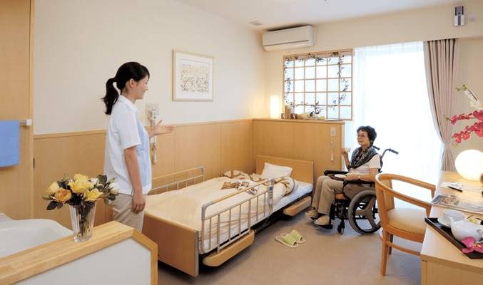  高齡住宅照護空間配置建議｜打造安全、舒適、高效率的高齡友善居家照護環境｜高齡住宅與長照宅差異比較｜如何選擇最適合的高齡居住模式？｜三代同堂住宅如何兼顧高齡友善？｜打造全齡共享、安全舒適的幸福住宅（2026最新版）｜周嘉源建築師事務所 